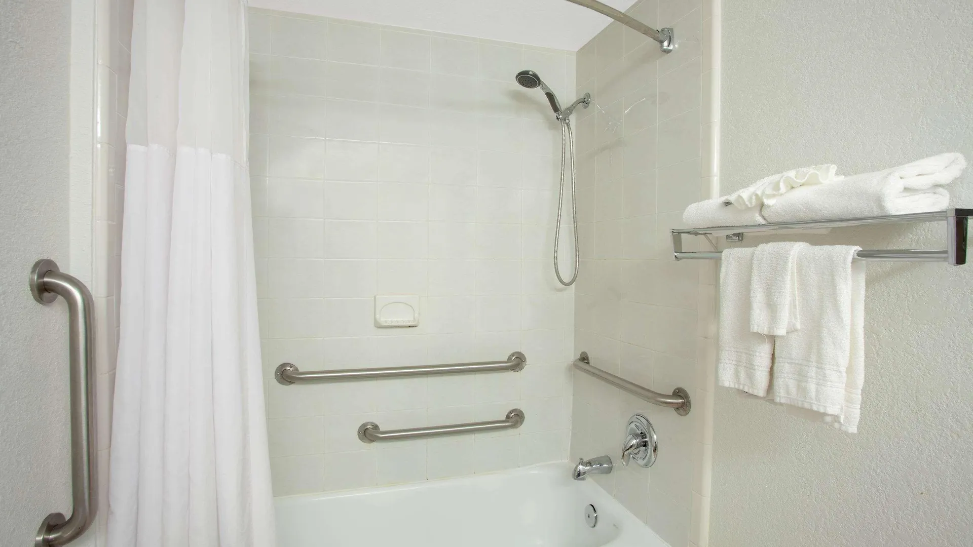 Отель Ramada By Wyndham Davenport Orlando South