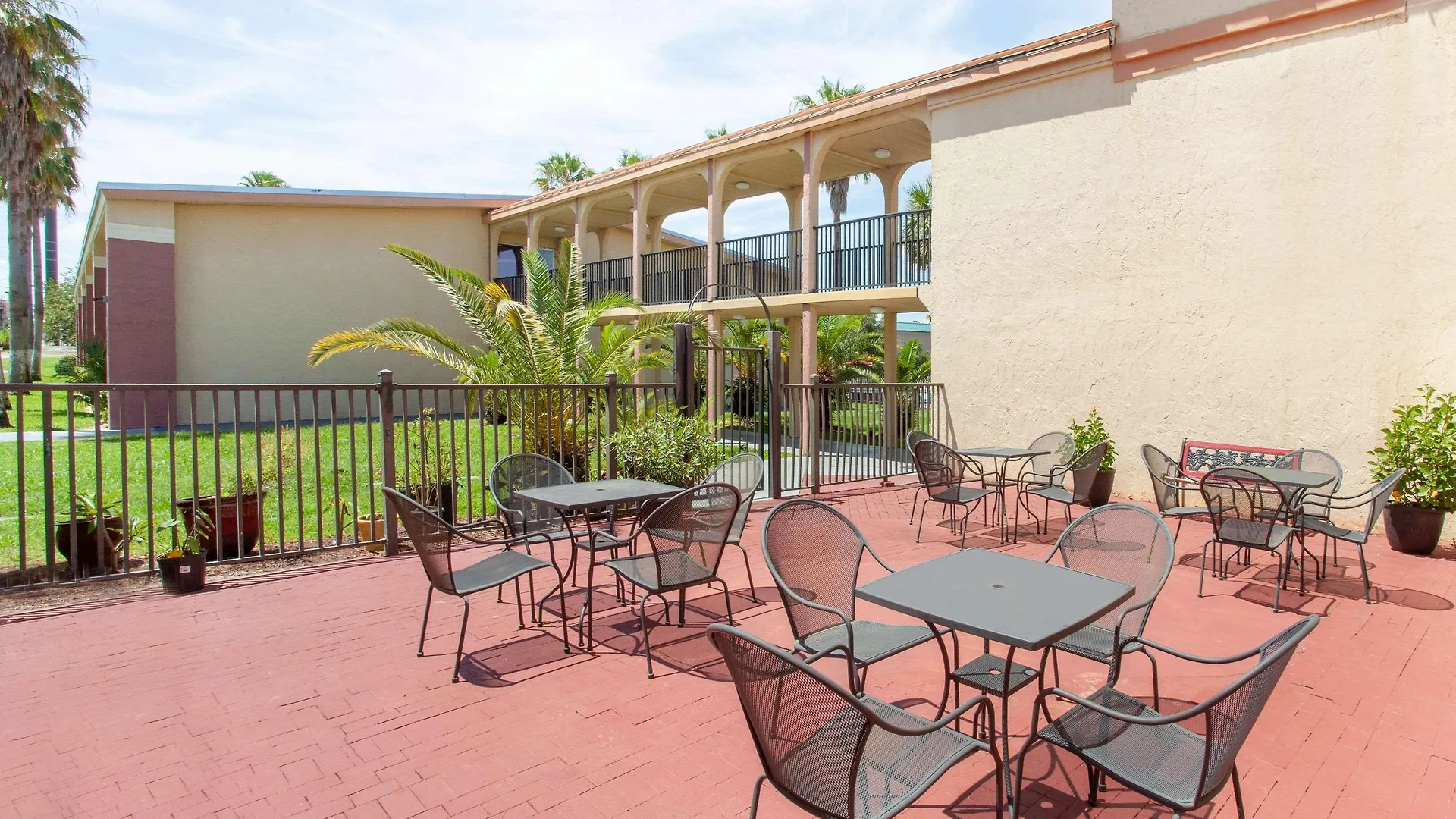 Ramada By Wyndham Davenport Orlando South Hotel 3*,