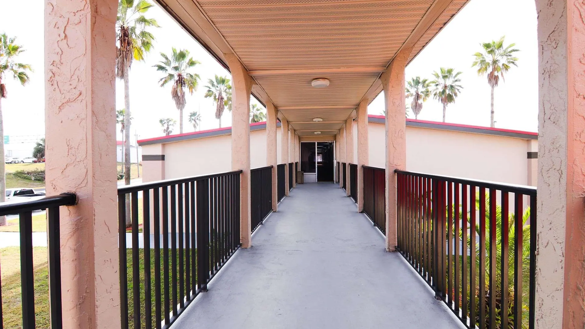 Ramada By Wyndham Davenport Orlando South Hotel